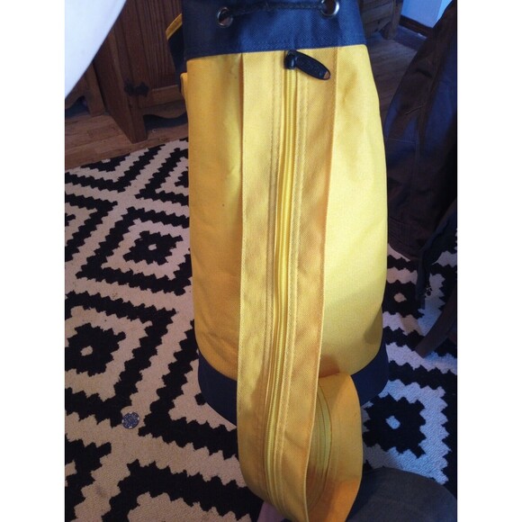 Air-Tex Boating Convertable Backpack Duffle Bag Yellow Navy NEW - Picture 5 of 11